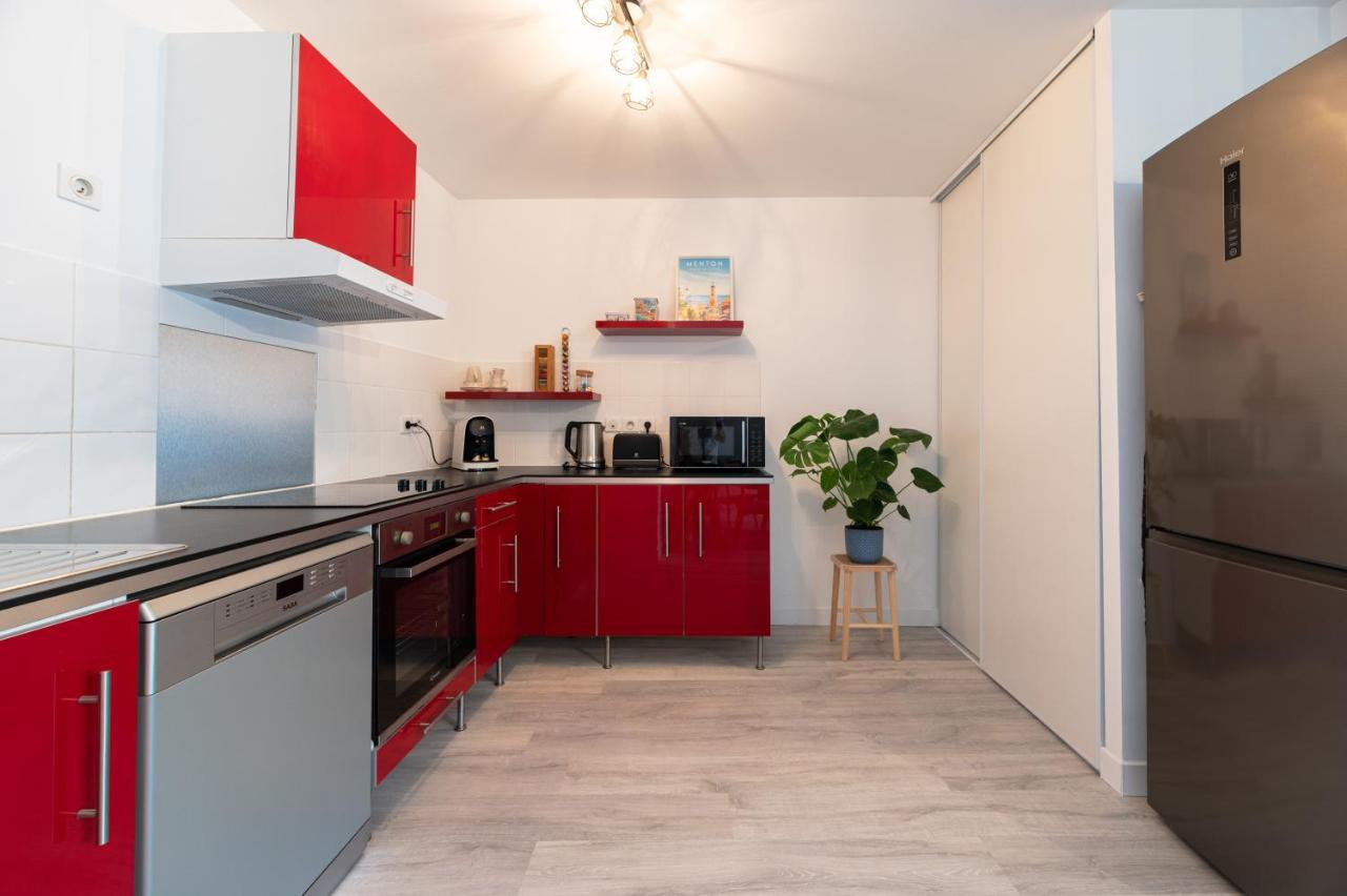 Superbe appartement rénové au centre ville de Menton Extérieur photo