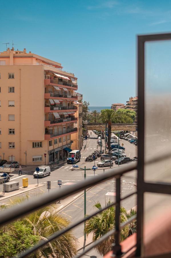 Superbe appartement rénové au centre ville de Menton Extérieur photo