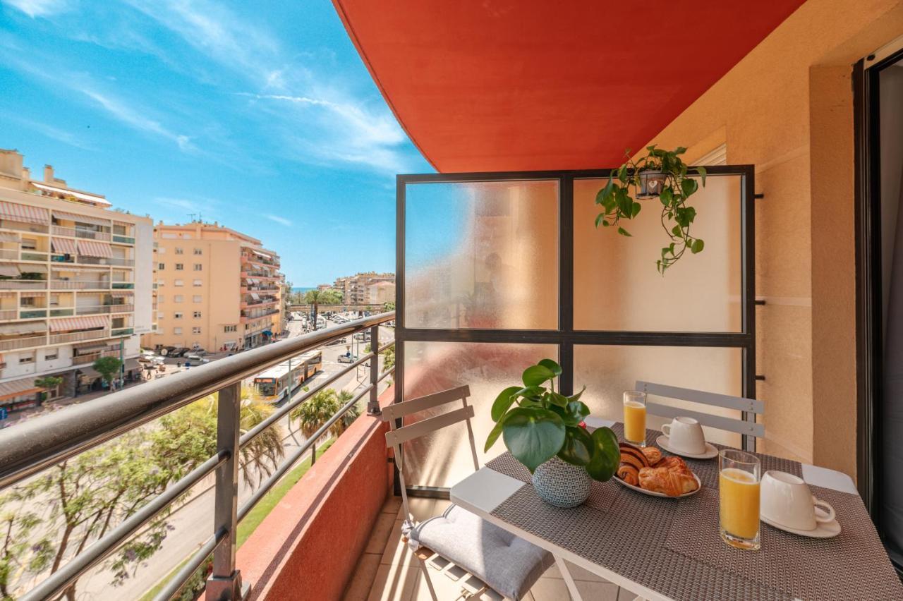 Superbe appartement rénové au centre ville de Menton Extérieur photo