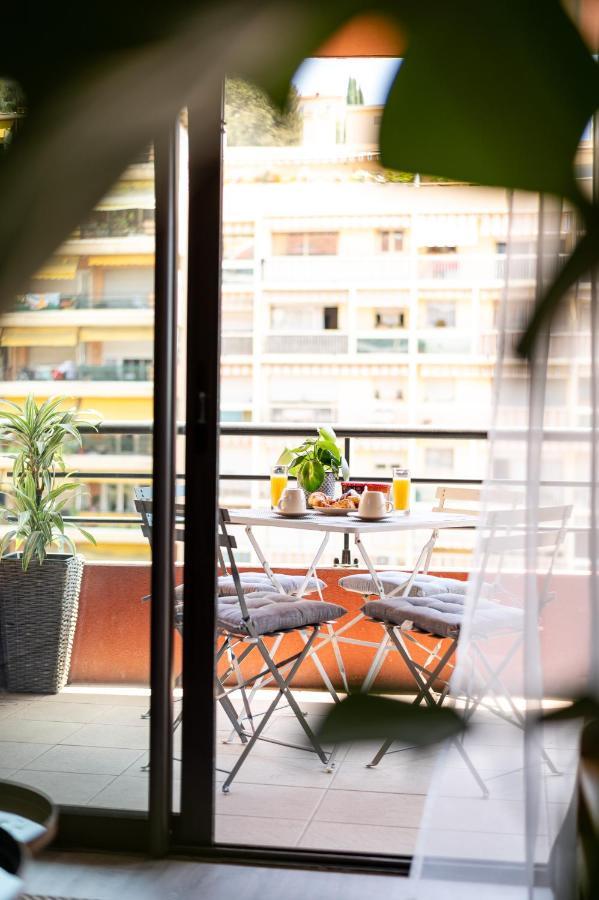 Superbe appartement rénové au centre ville de Menton Extérieur photo